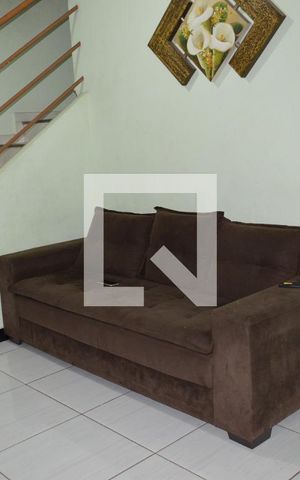 Casa à venda com 83m², 2 quartos e 2 vagasSala