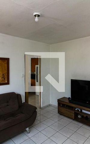 Casa à venda com 350m², 3 quartos e sem vaga Casa à venda com 350m², 3 quartos e sem vagaSala
