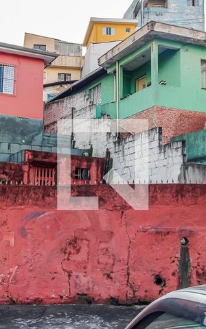 Casa à venda com 350m², 3 quartos e sem vaga Casa à venda com 350m², 3 quartos e sem vagaFachada