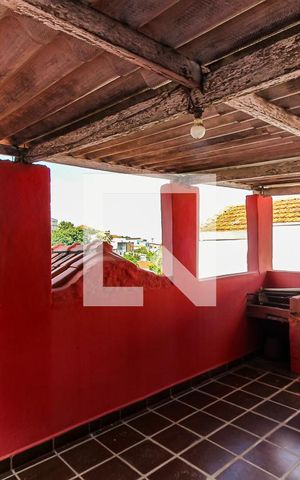 Casa à venda com 350m², 3 quartos e sem vaga Casa à venda com 350m², 3 quartos e sem vagaVaranda