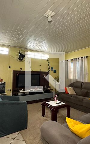 Casa para alugar com 120m², 4 quartos e 2 vagasSala