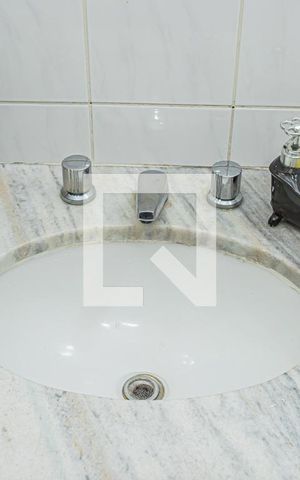 Apartamento à venda com 96m², 3 quartos e 1 vaga Apartamento à venda com 96m², 3 quartos e 1 vagaBanheiro