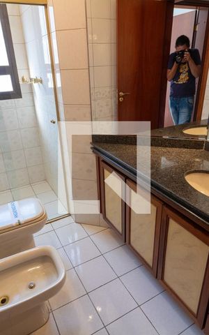 Apartamento à venda com 224m², 4 quartos e 4 vagas Apartamento à venda com 224m², 4 quartos e 4 vagasBanheiro