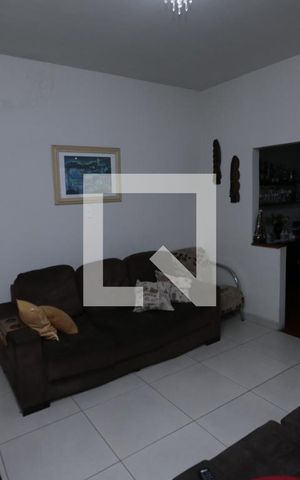 Casa à venda com 370m², 3 quartos e 1 vagasala 