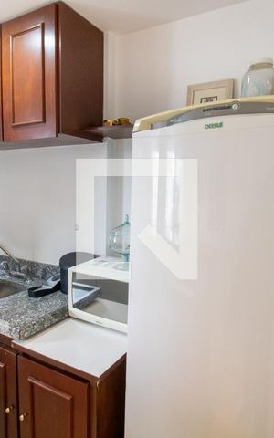 Studio para alugar com 52m², 1 quarto e 1 vaga Studio para alugar com 52m², 1 quarto e 1 vagaCozinha- geladeira, armários, janela