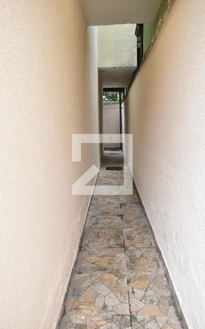 Casa de condomínio para alugar com 75m², 2 quartos e 1 vagaCorredor Lateral