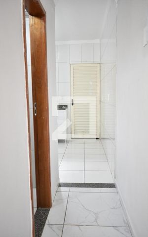 Casa de condomínio para alugar com 75m², 2 quartos e 1 vagaCorredor
