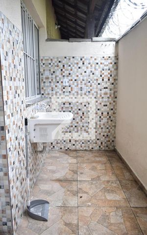 Casa de condomínio para alugar com 75m², 2 quartos e 1 vagaÁrea de Serviço