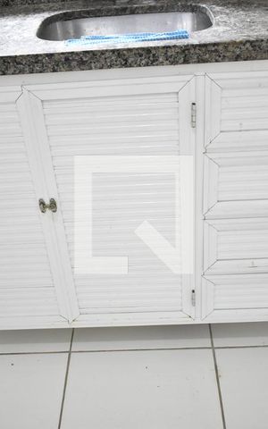 Casa de condomínio para alugar com 75m², 2 quartos e 1 vagaCozinha - Armário