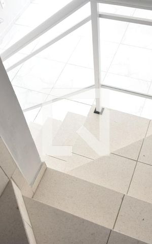 Casa de condomínio para alugar com 75m², 2 quartos e 1 vagaEscada