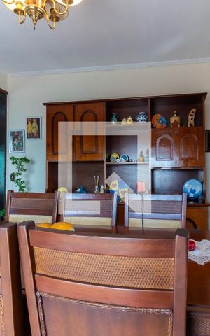 Casa à venda com 320m², 4 quartos e 2 vagas Casa à venda com 320m², 4 quartos e 2 vagasSala de Jantar