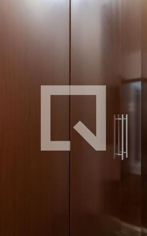 Casa à venda com 320m², 4 quartos e 2 vagas Casa à venda com 320m², 4 quartos e 2 vagasCloset da suíte 1