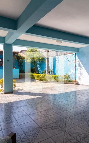 Casa à venda com 320m², 4 quartos e 2 vagas Casa à venda com 320m², 4 quartos e 2 vagasSalão de Festas