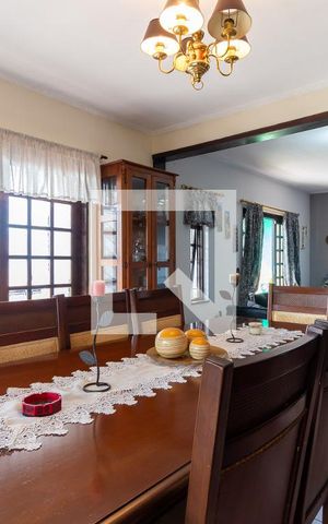 Casa à venda com 320m², 4 quartos e 2 vagas Casa à venda com 320m², 4 quartos e 2 vagasSala de Jantar