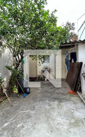 Casa à venda com 200m², 3 quartos e sem vaga Casa à venda com 200m², 3 quartos e sem vagaQuintal fundos