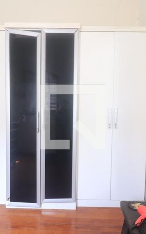 Casa à venda com 200m², 3 quartos e sem vaga Casa à venda com 200m², 3 quartos e sem vagaQuarto 2
