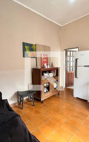 Casa à venda com 200m², 3 quartos e sem vaga Casa à venda com 200m², 3 quartos e sem vagaSala