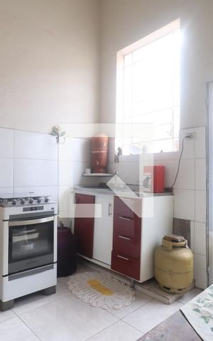 Casa à venda com 200m², 3 quartos e sem vaga Casa à venda com 200m², 3 quartos e sem vagaCozinha