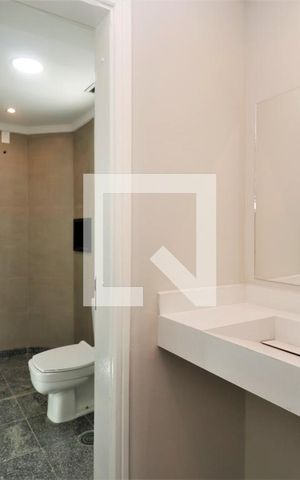 Apartamento à venda com 159m², 4 quartos e 3 vagasBanheiro da Suíte 1