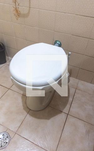 Casa à venda com 187m², 3 quartos e 2 vagasBanheiro social