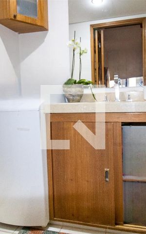 Studio à venda com 37m², 1 quarto e 1 vagaBanheiro- Cuba, armário e espelho