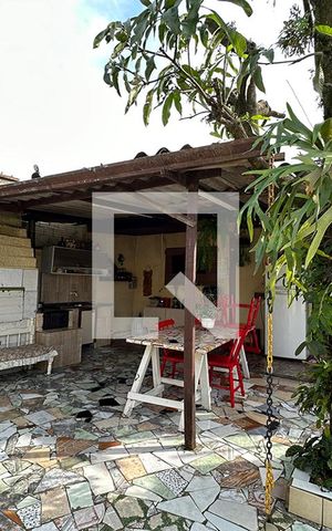 Casa à venda com 150m², 3 quartos e 2 vagasÁrea Externa