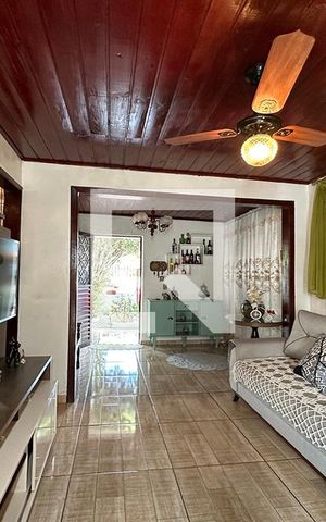 Casa à venda com 150m², 3 quartos e 2 vagasSala