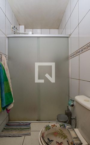 Casa à venda com 260m², 7 quartos e 4 vagas Casa à venda com 260m², 7 quartos e 4 vagasBanheiro Social