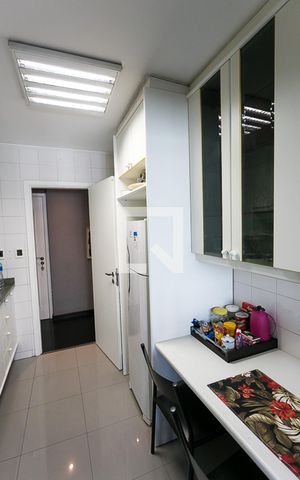Apartamento à venda com 92m², 2 quartos e 2 vagas Apartamento à venda com 92m², 2 quartos e 2 vagasCozinha