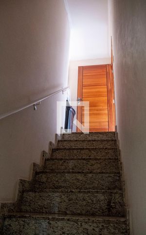 Apartamento à venda com 180m², 4 quartos e 2 vagasEscada