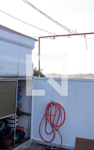 Casa à venda com 220m², 4 quartos e 2 vagasVaral