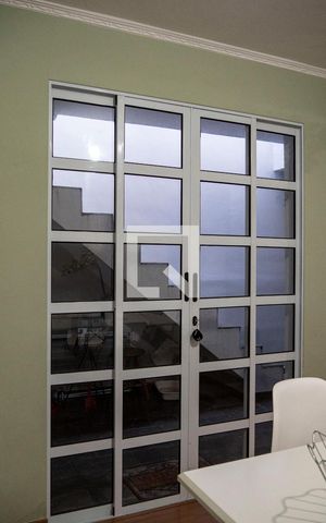 Casa à venda com 220m², 4 quartos e 2 vagasCopa