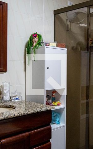 Casa à venda com 220m², 4 quartos e 2 vagasBanheiro 1