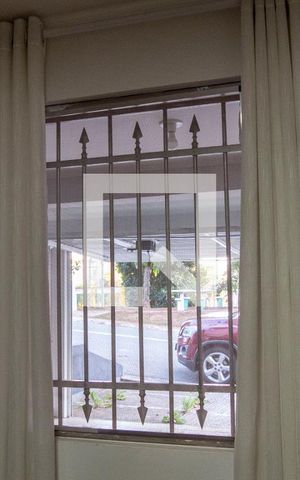 Casa à venda com 220m², 4 quartos e 2 vagasSala