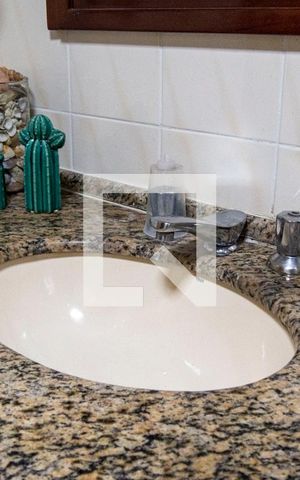 Casa à venda com 220m², 4 quartos e 2 vagasBanheiro 1