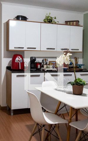 Casa à venda com 220m², 4 quartos e 2 vagasCopa