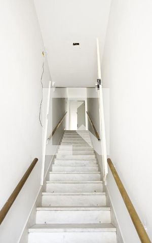 Apartamento para alugar com 60m², 1 quarto e sem vagaEscada