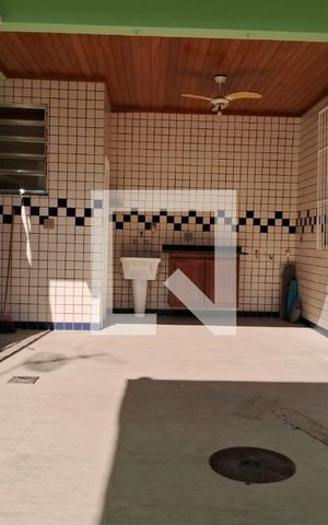 Casa para alugar com 103m², 3 quartos e 1 vaga Casa para alugar com 103m², 3 quartos e 1 vagaÁrea de Serviço