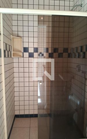 Casa para alugar com 103m², 3 quartos e 1 vaga Casa para alugar com 103m², 3 quartos e 1 vagaBox - Banheiro de Serviço