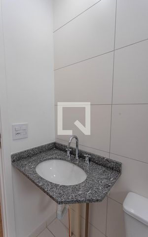 Apartamento à venda com 55m², 2 quartos e 1 vaga Apartamento à venda com 55m², 2 quartos e 1 vagaBanheiro social