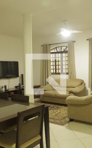Casa à venda com 190m², 3 quartos e 2 vagasSala