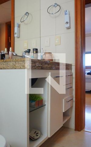 Apartamento para alugar com 135m², 4 quartos e 2 vagasBanheiro Corredor