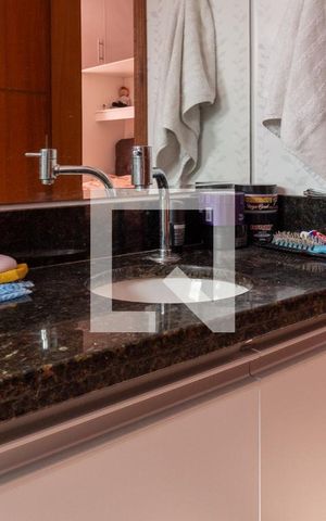Casa à venda com 125m², 3 quartos e 3 vagasDetalhe do Banheiro da Suite