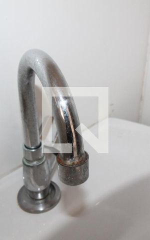 Casa de condomínio para alugar com 30m², 1 quarto e sem vagaBanheiro - torneira