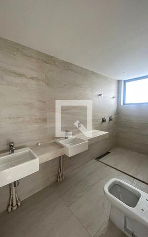 Apartamento à venda com 202m², 4 quartos e 3 vagasBanheiro 1