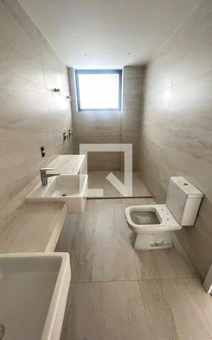 Apartamento à venda com 202m², 4 quartos e 3 vagasBanheiro 1
