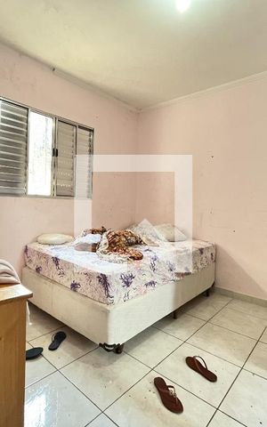 Casa à venda com 100m², 2 quartos e 2 vagas Casa à venda com 100m², 2 quartos e 2 vagasQuarto 2
