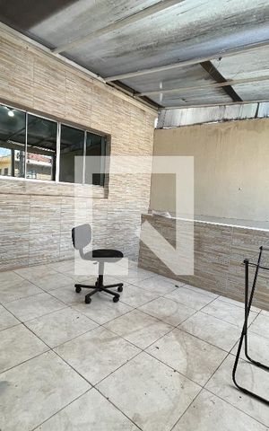 Casa à venda com 100m², 2 quartos e 2 vagas Casa à venda com 100m², 2 quartos e 2 vagasÁrea externa