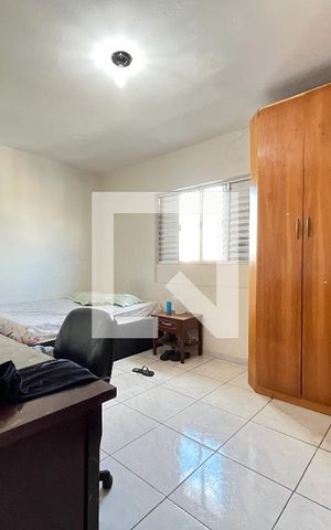 Casa à venda com 100m², 2 quartos e 2 vagas Casa à venda com 100m², 2 quartos e 2 vagasQuarto 1