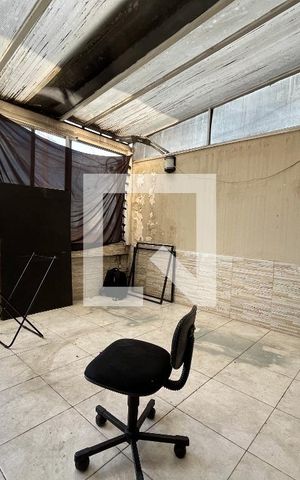 Casa à venda com 100m², 2 quartos e 2 vagas Casa à venda com 100m², 2 quartos e 2 vagasÁrea externa